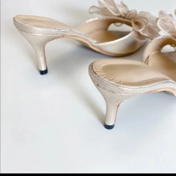 Champagne Tone Bow Pointed Dress Slippers - Picture 2 of 7